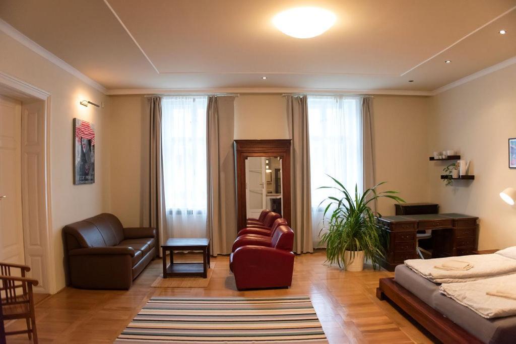 Velky Apartman Apartment Bratislava Luaran gambar